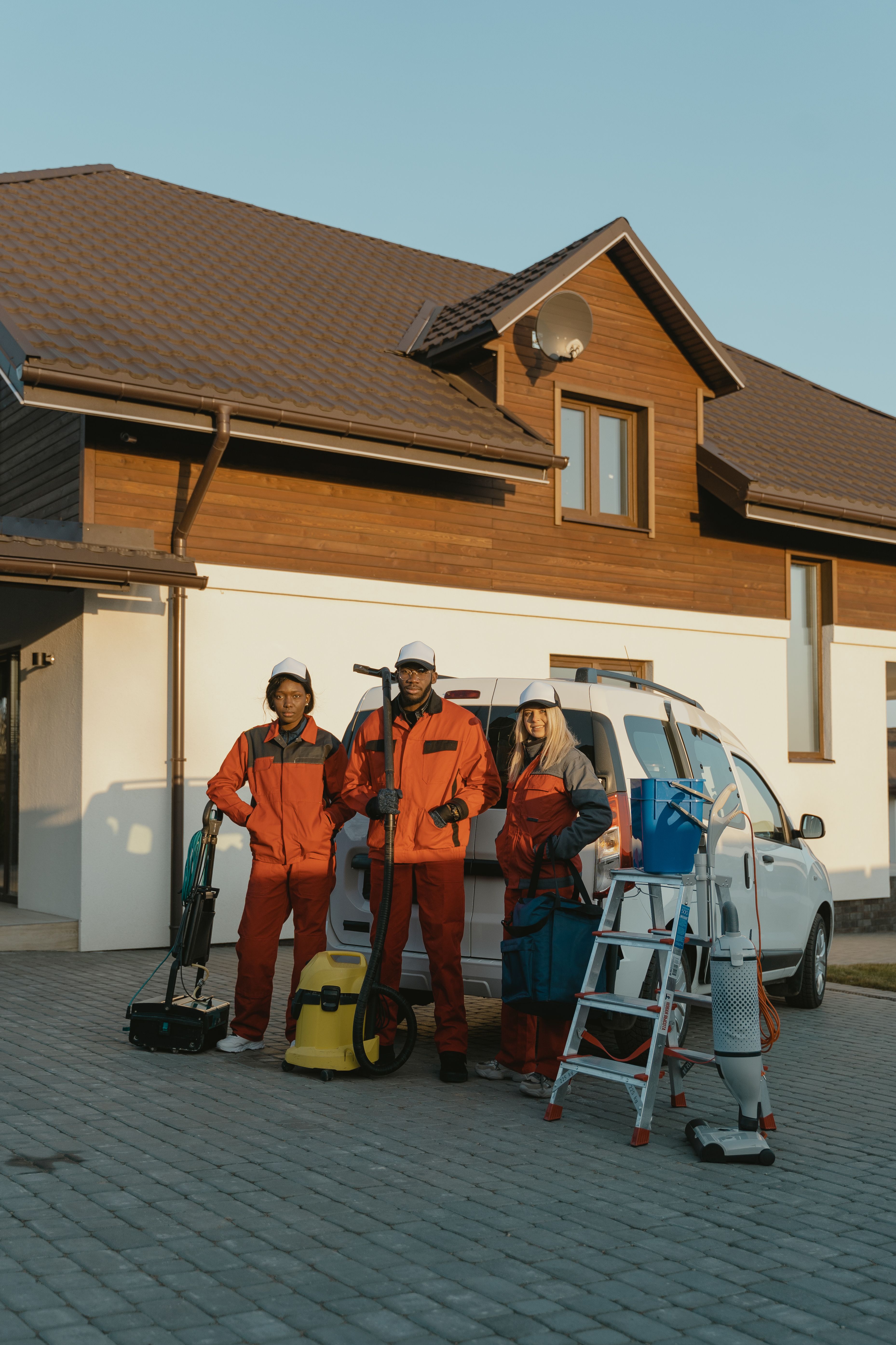 Equipe de Limpeza Profissional e Equipamentos